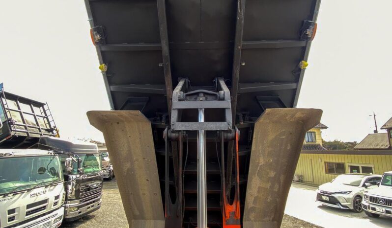 
								Mitsubishi FUSO 2012 Dump Truck USED full									