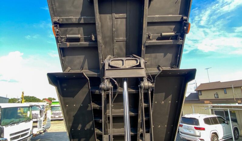 
								Mitsubishi Fuso Super Great Dump Truck 2012 full									